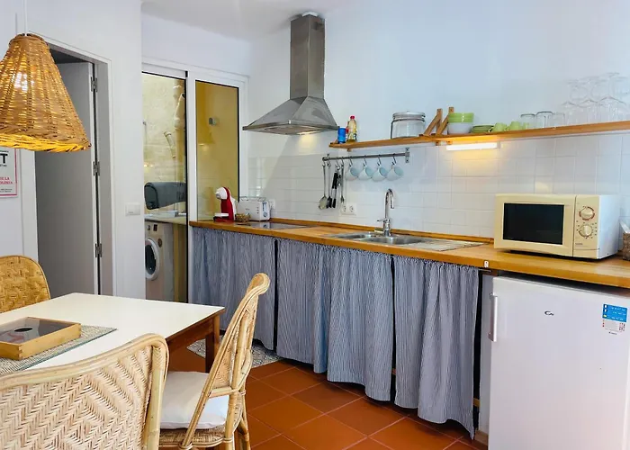 T1- Family Getaway 50M From The Beach